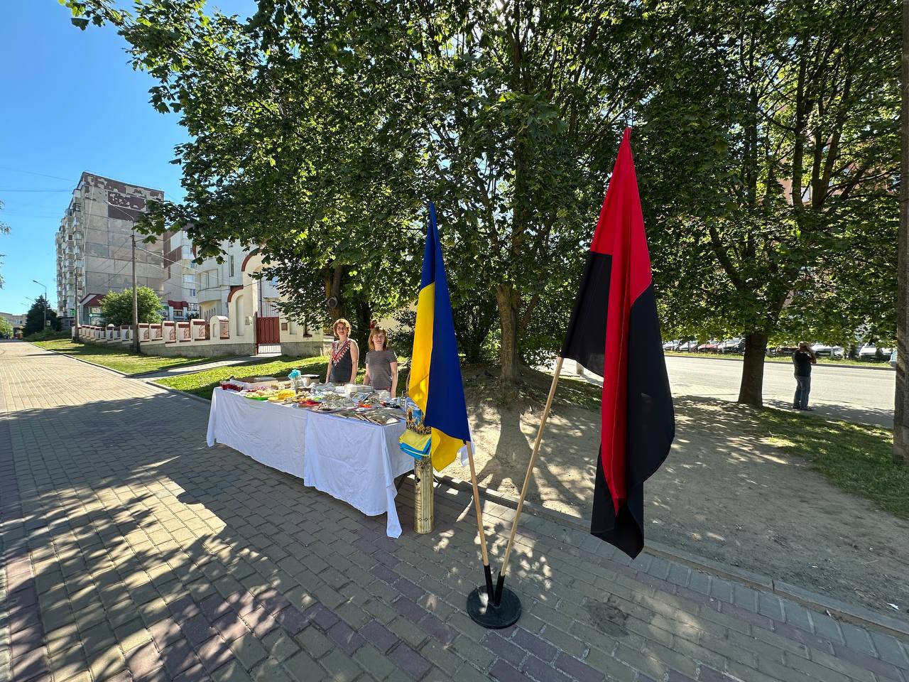 Новини Тернополя - фото з Біля церкви святого Петра в Тернополі — благодійний ярмарок