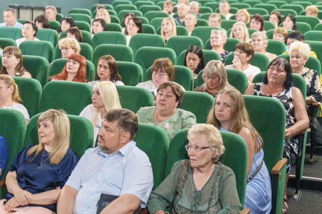 Новини Вінниці - фото з «Виховали справжніх Героїв». У Вінниці ще 30 матерів полеглих воїнів отримали срібні серця