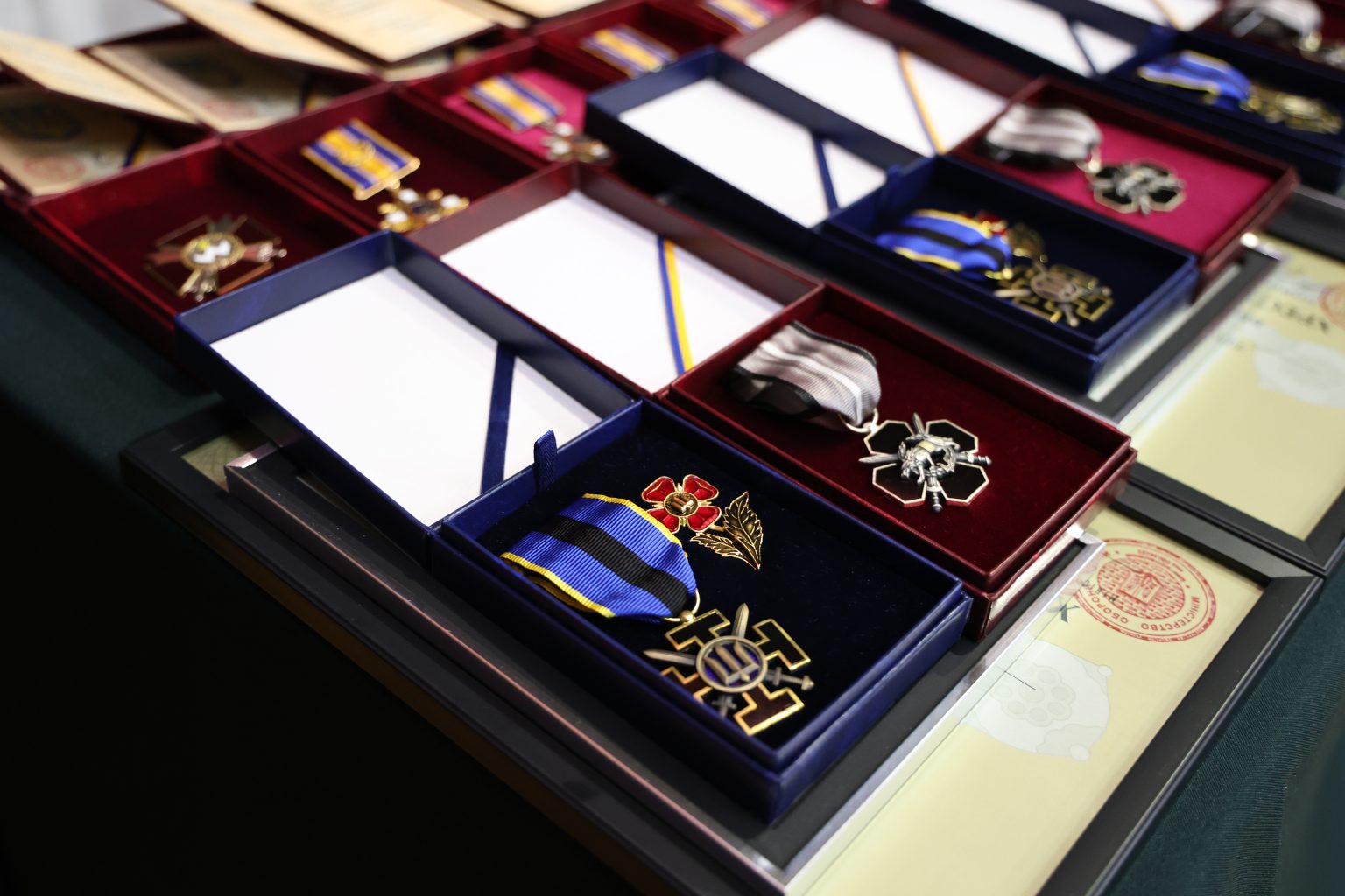 Новини Хмельницького - фото з У Хмельницькому вручили державні нагороди родинам загиблих захисників (ІМЕНА)