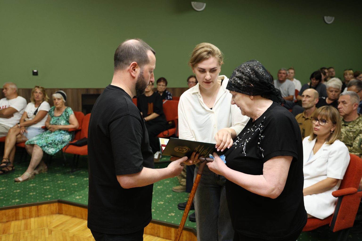Новини Хмельницького - фото з У Хмельницькому вручили державні нагороди родинам загиблих захисників (ІМЕНА)