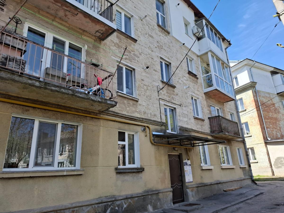 Замах на дев’ятикласницю школи №5: що з’ясували слідство, школа та адвокати