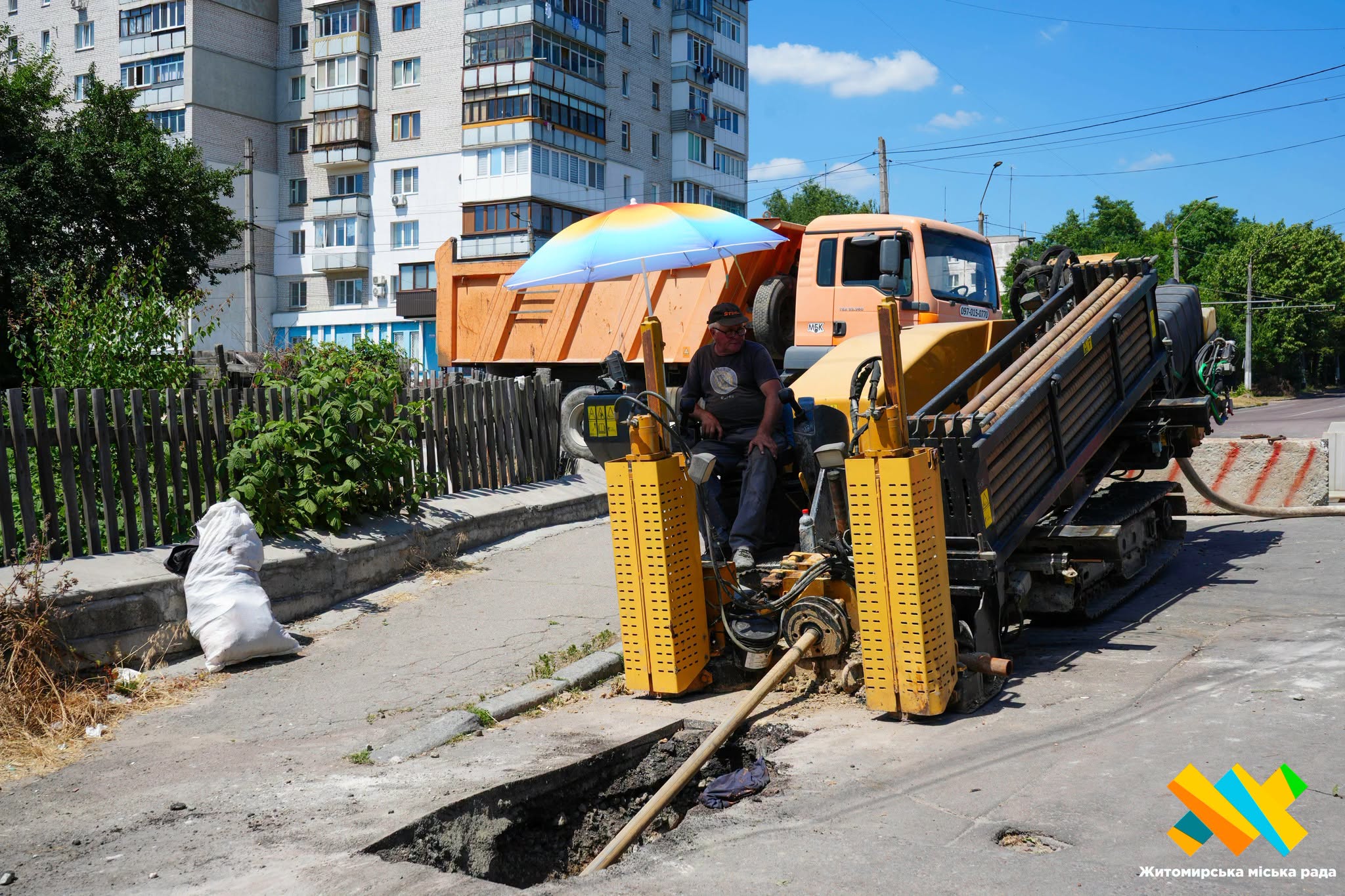 Новини Житомира - фото з У Житомирі по провулку Селецькому триває будівництво нової каналізаційної мережі