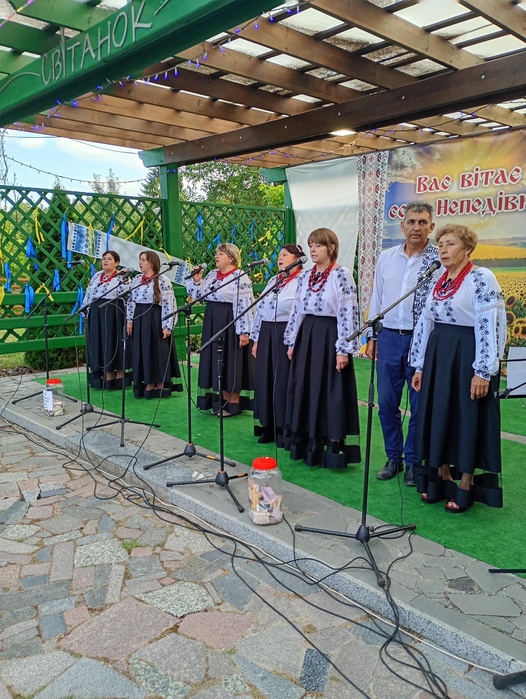 Новини Козятина - фото з Для таких донатів у скриньці проріз був замалий. Непедівка відзначила 386 іменини