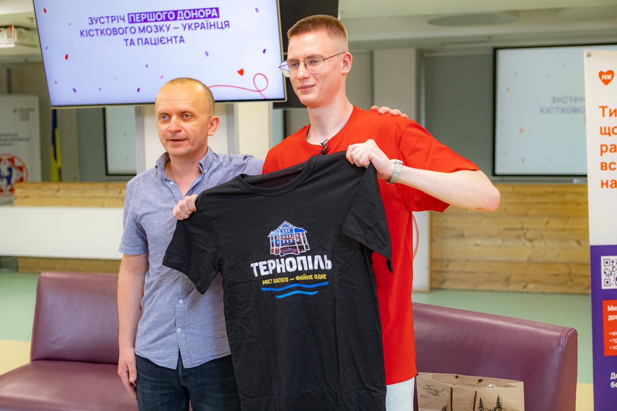 Новини Тернополя - фото з Стоматолог з Тернополя став першим в Україні неродинним донором кісткового мозку і зустрівся реципієнтом