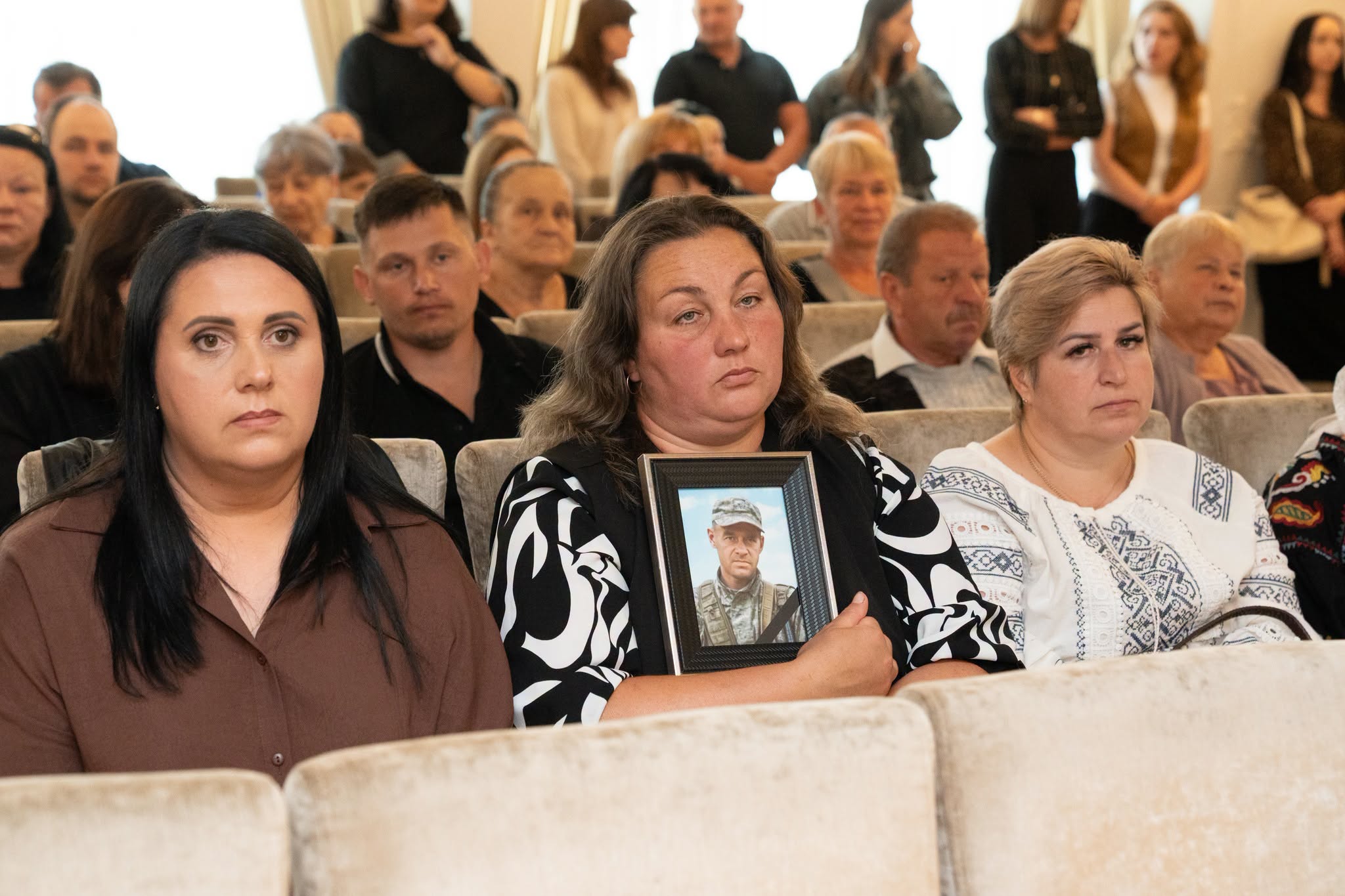 Новини Тернополя - фото з Нагороди, які отримали рідні: на Тернопільщині посмертно відзначили 46 Героїв