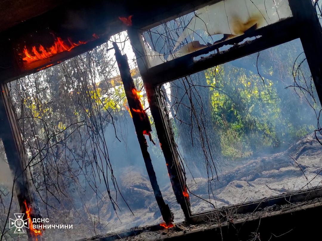 Новини Вінниці - фото з За добу на Вінниччині сталося 16 пожеж: горіли поля, господарські споруди та будівлі