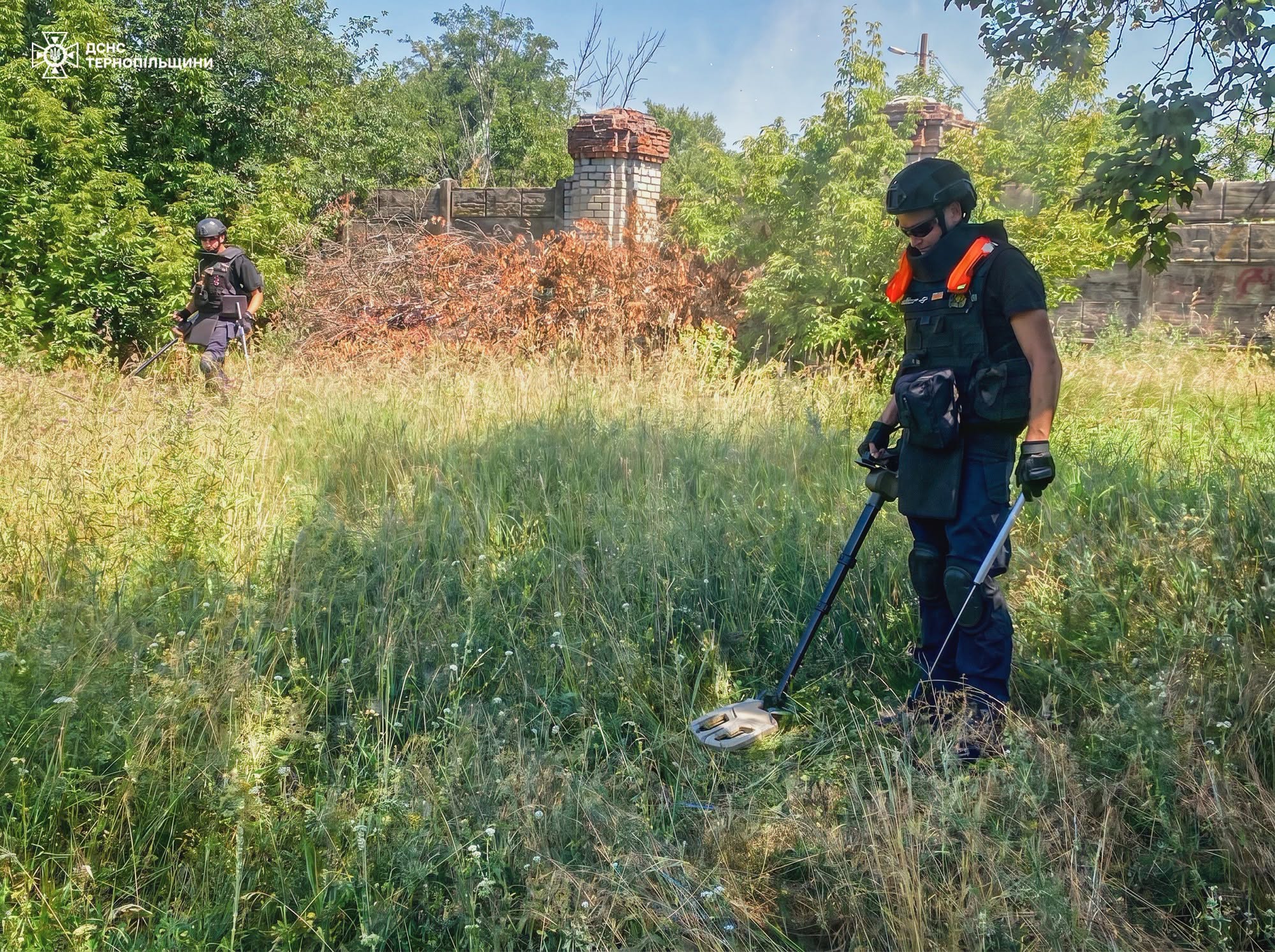 Новини Тернополя - фото з Піротехніки ДСНС Тернопільщини працюють на розмінуваннях деокупованої території Харківщини