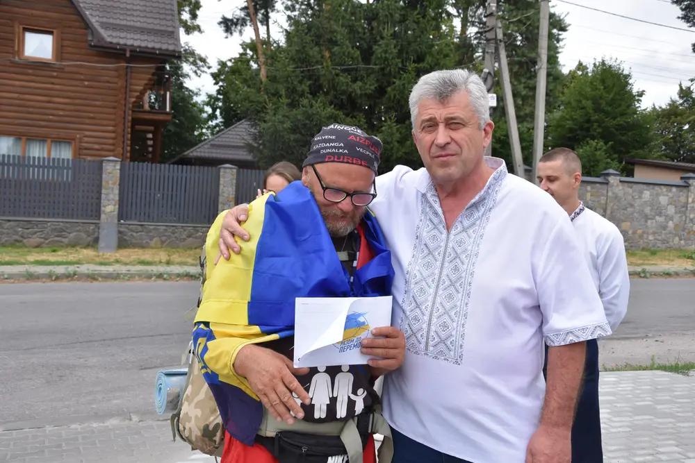 Новини Вінниці - фото з Латвійський мандрівник пішки подолав 1400 кілометрів до Вінниччини, щоб зібрати кошти для ЗСУ
