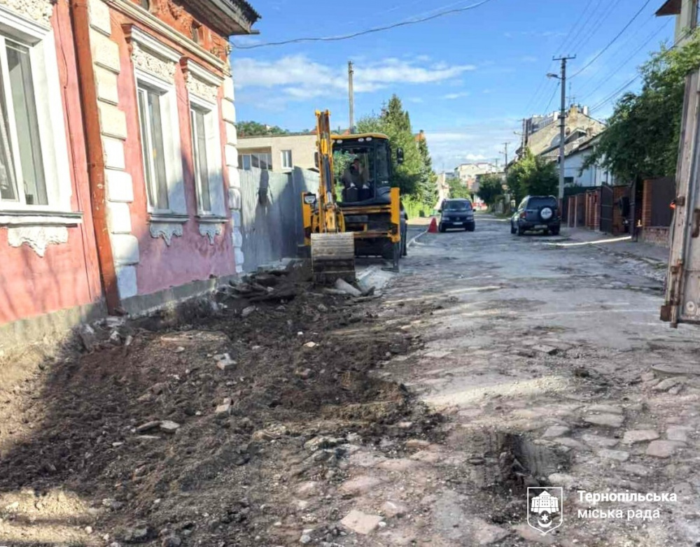 Новини Тернополя - фото з У Тернополі ремонтують дороги і тротуари: де тривають роботи та які вулиці перекрили