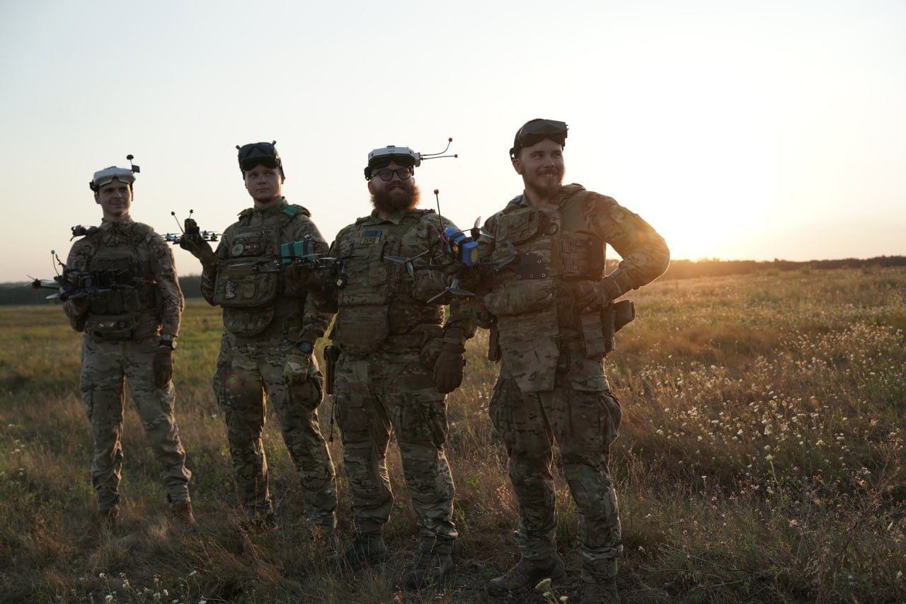 Новини Вінниці - фото з Контракт 18-24 в Азові: служба з дронами для молоді до 24 років (Новини компаній)