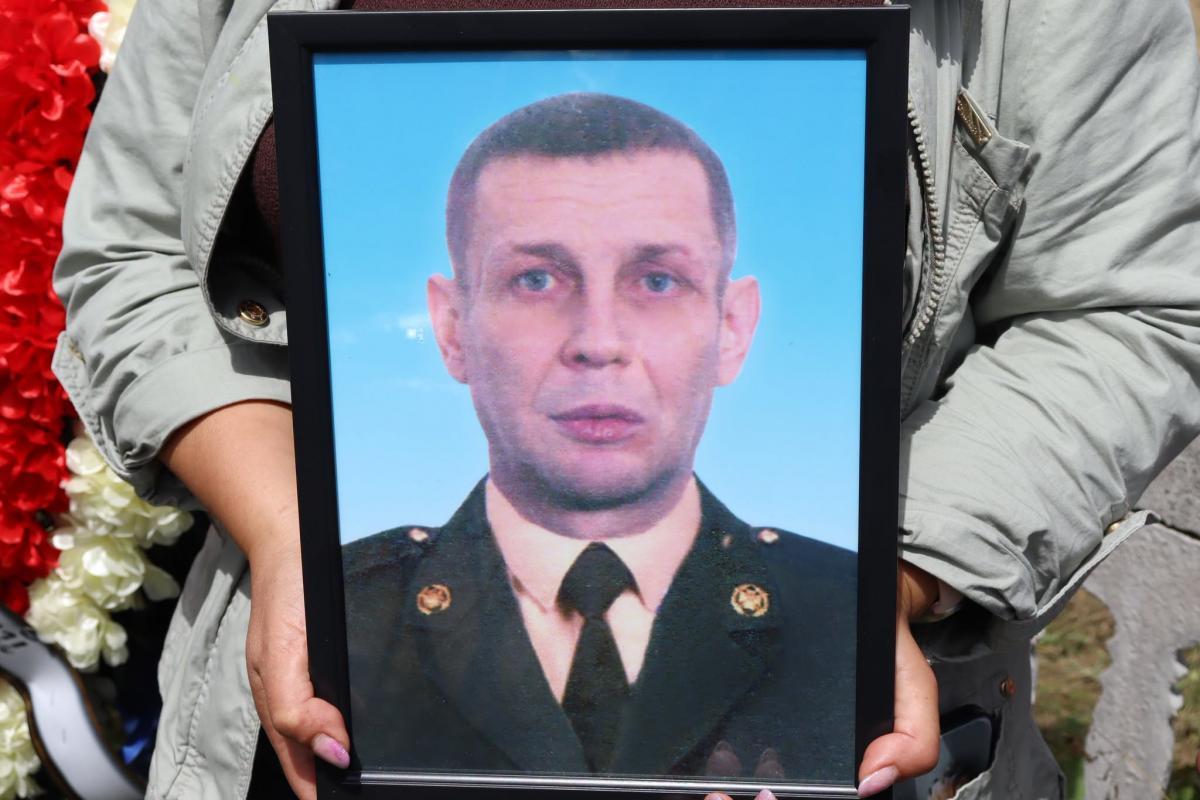 Новини Хмельницького - фото з Із пʼятьма військовими попрощались на Хмельниччині. Хто ці Герої Валентин Вараниця