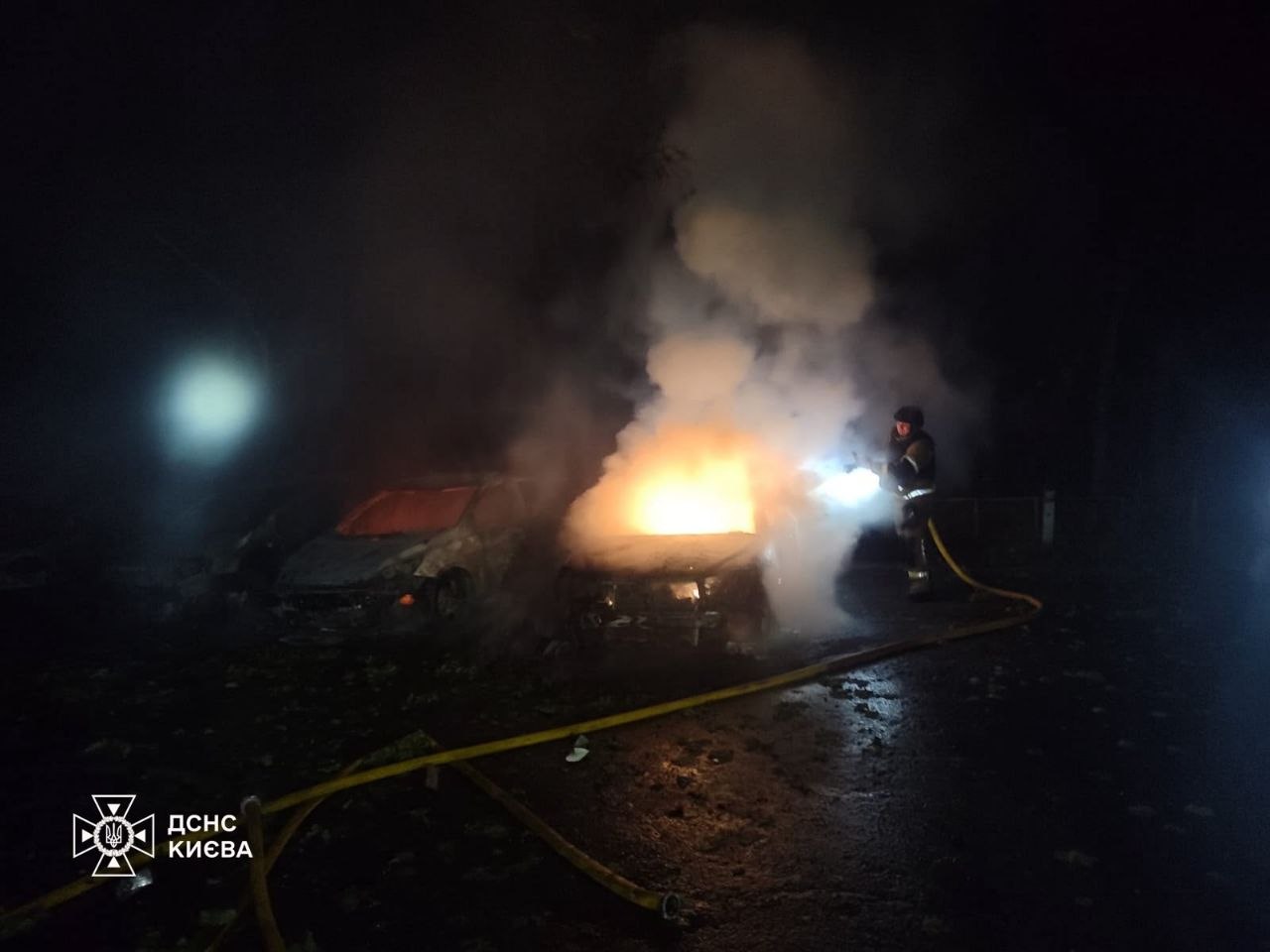 Новини Тернополя - фото з Вночі ворог бив балістикою по Києву: пошкоджена школа-інтернат, спалахнули пожежі