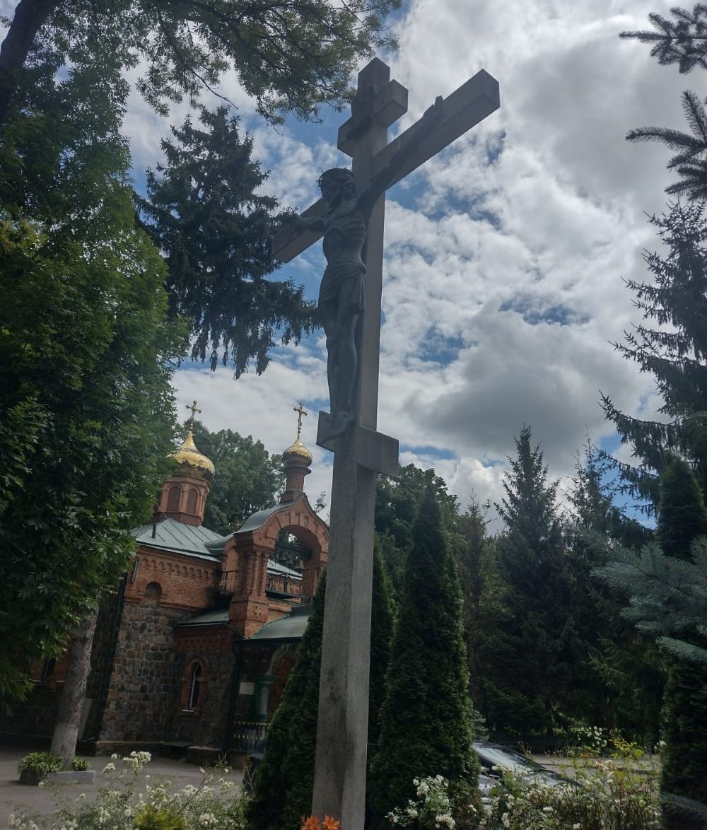 Новини Вінниці - фото з «Зніми хрестик»: спогад про вінничанина, який водив трамвай, служив Богові, похований біля храму