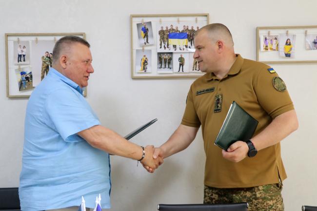 Новини Вінниці - фото з Вінницький полк Нацгвардії уклав меморандум із центром протезування
