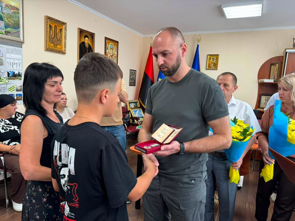 Новини Хмельницького - фото з У Старокостянтинові вручили державні нагороди рідним загиблих захисників (ІМЕНА)
