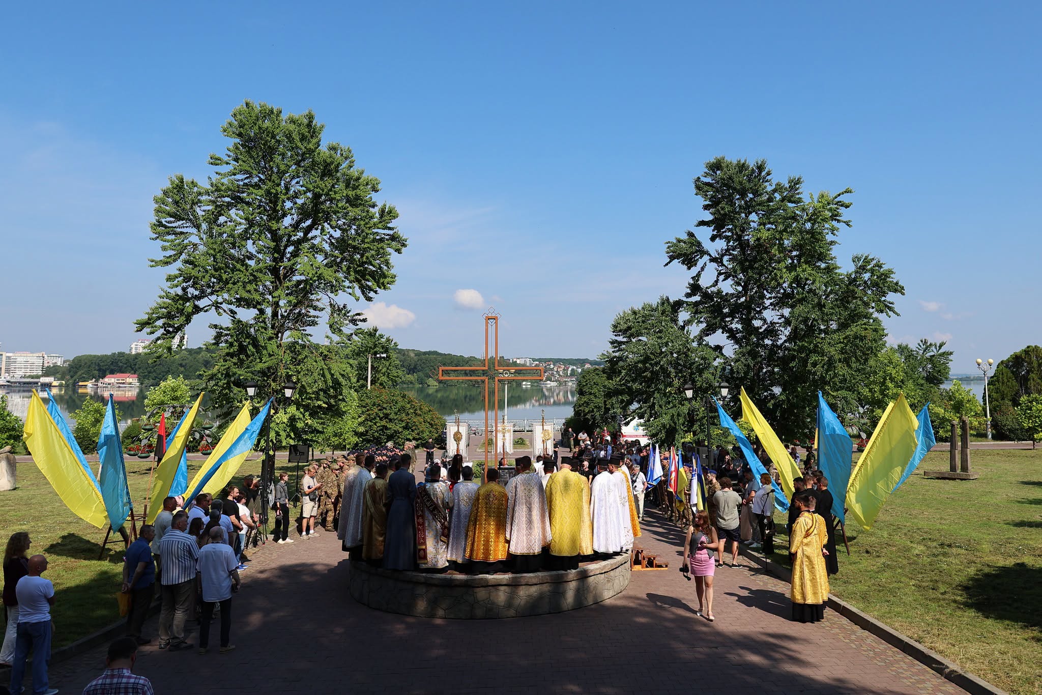 Новини Тернополя - фото з День Української Державності та річницю Хрещення Київської Русі-України відзначили у Тернополі
