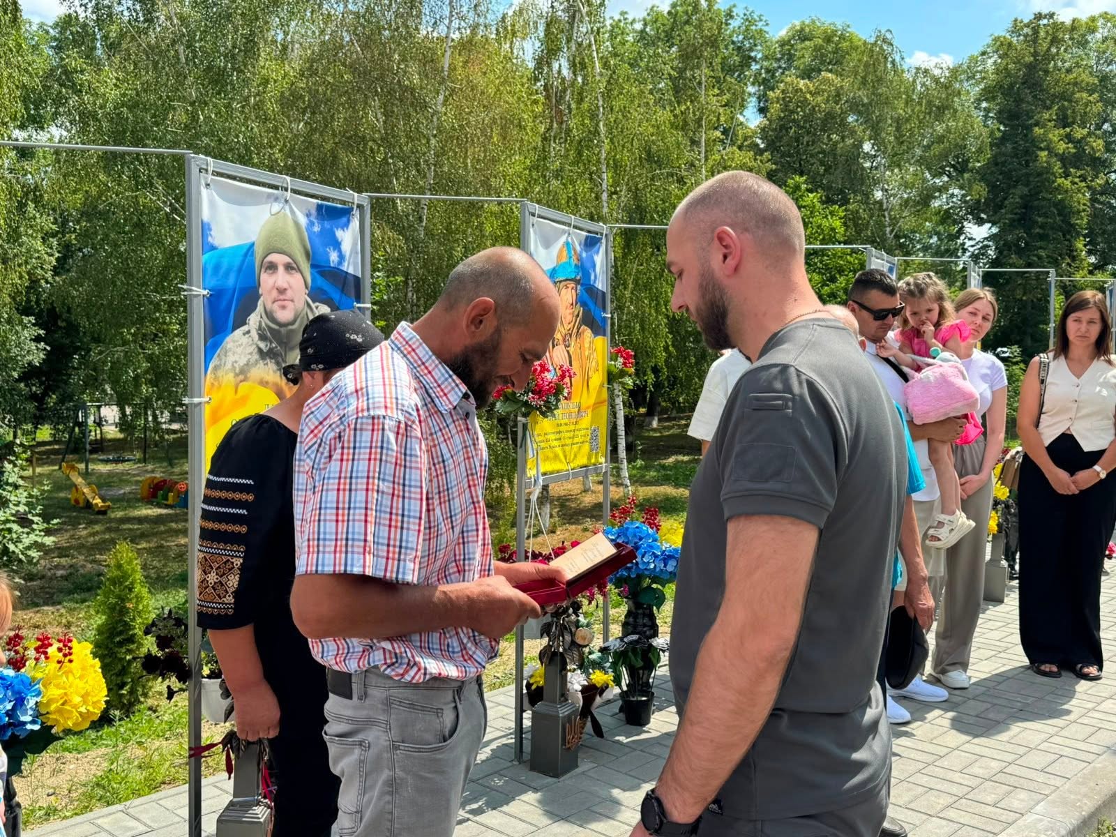 Новини Хмельницького - фото з У Старокостянтинові вручили державні нагороди рідним загиблих захисників (ІМЕНА)
