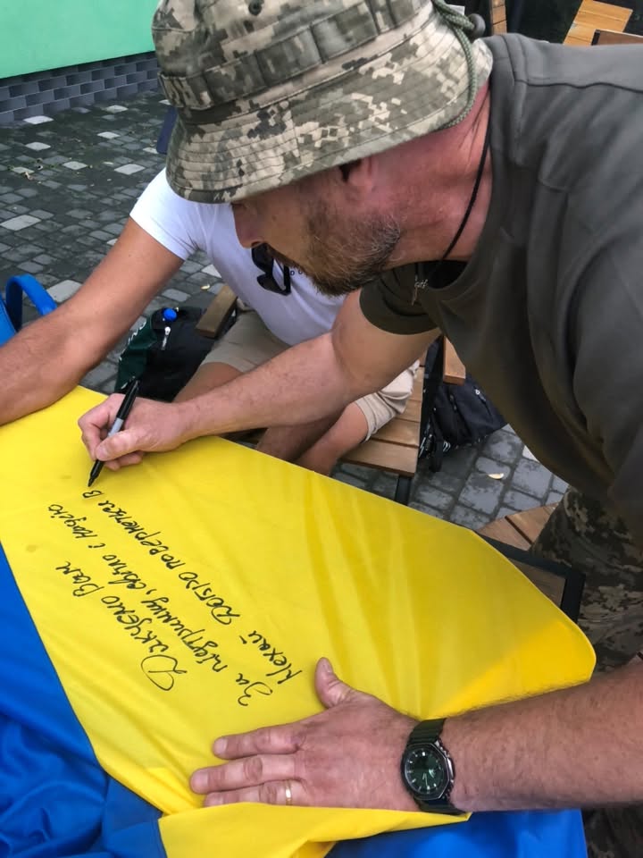 Новини Вінниці - фото з «Досліджує тисячі клітин за секунду»: цитометр для шпиталю у Вінниці, три авто привезла волонтерка з Франції