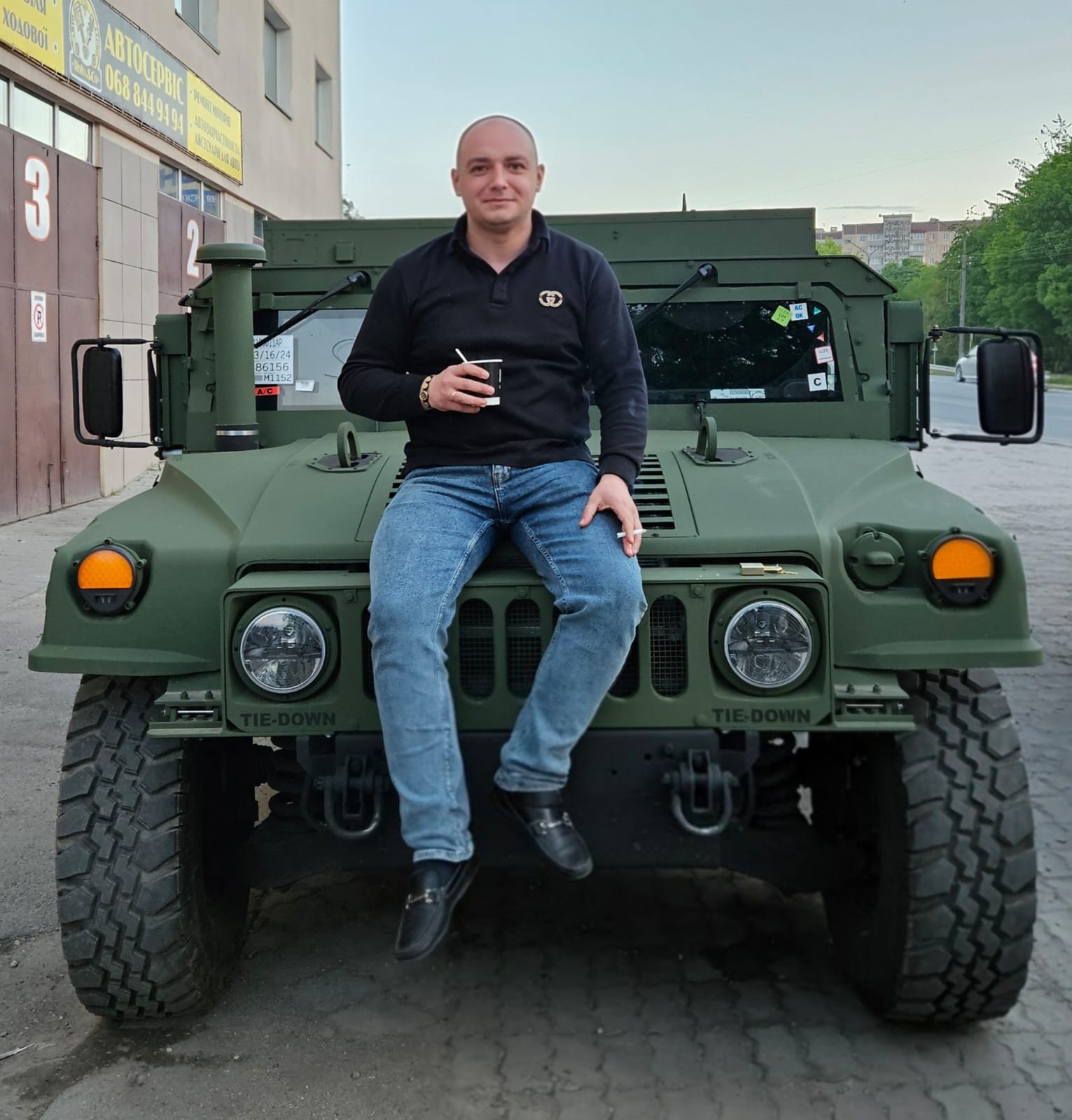 Новини Тернополя - фото з Пів тисячі авто на фронт: історія СТО, власник якого сам пішов воювати