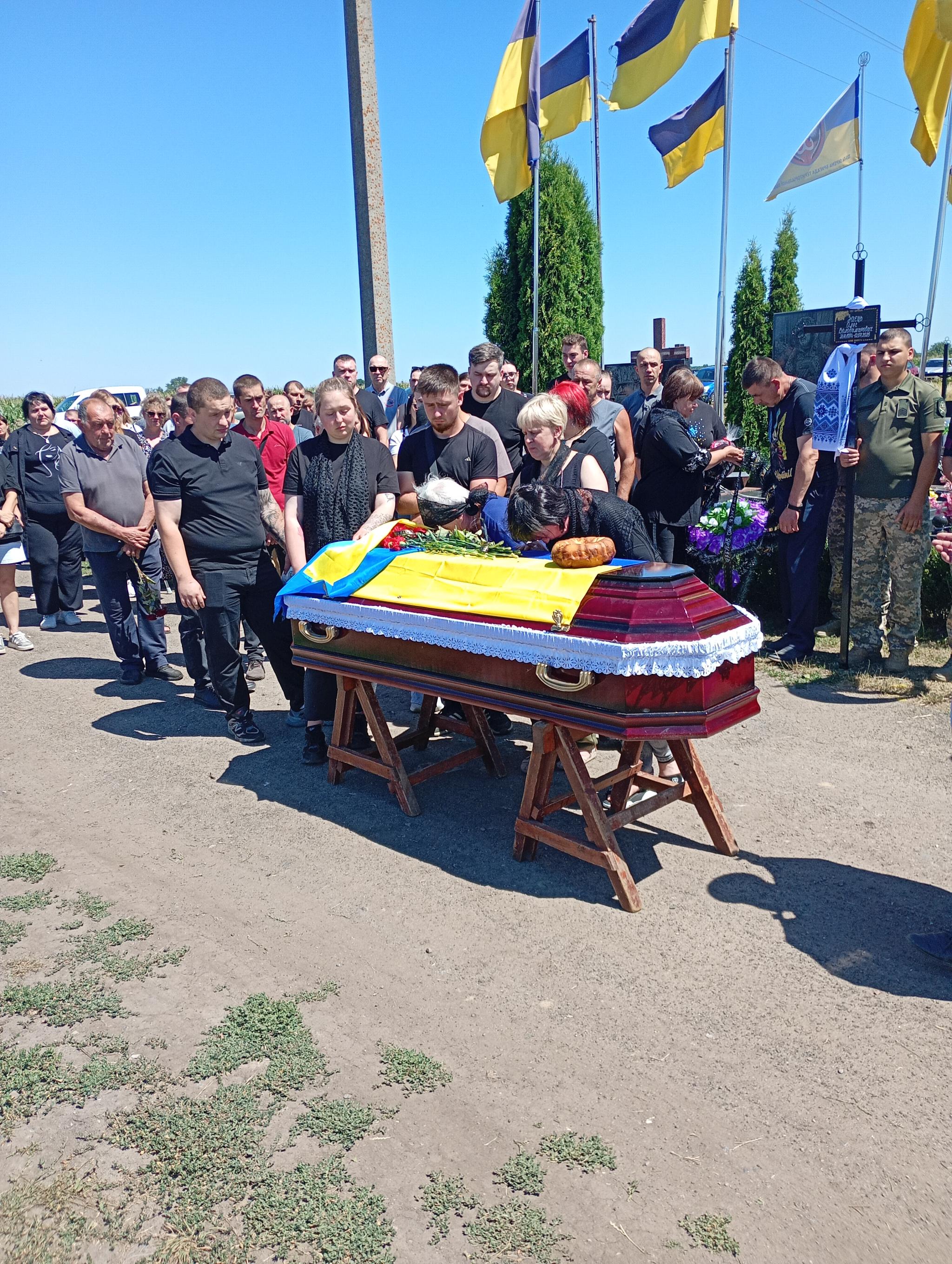 Новини Козятина - фото з Низький уклін і вічна слава сталевому воїну Олегу Зайцю