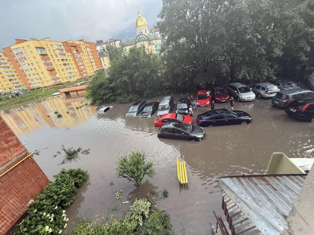 Новини Тернополя - фото з Тернополянам затопило квартири й знищило майно, а в міськраді кажуть: «Пишіть запит»