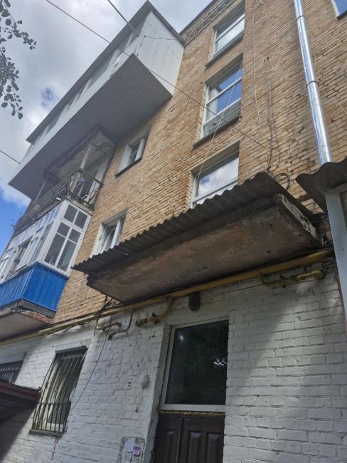 Новини Вінниці - фото з «Якби не цей під*ар зі своїми «шахедами», ми б і далі сиділи зі старими вікнами»: історія будинку на Магістратській