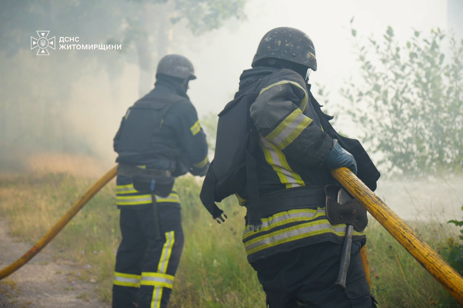Новини Житомира - фото з У Житомирі рятувальники ліквідували наслідки російської атаки. ФОТО