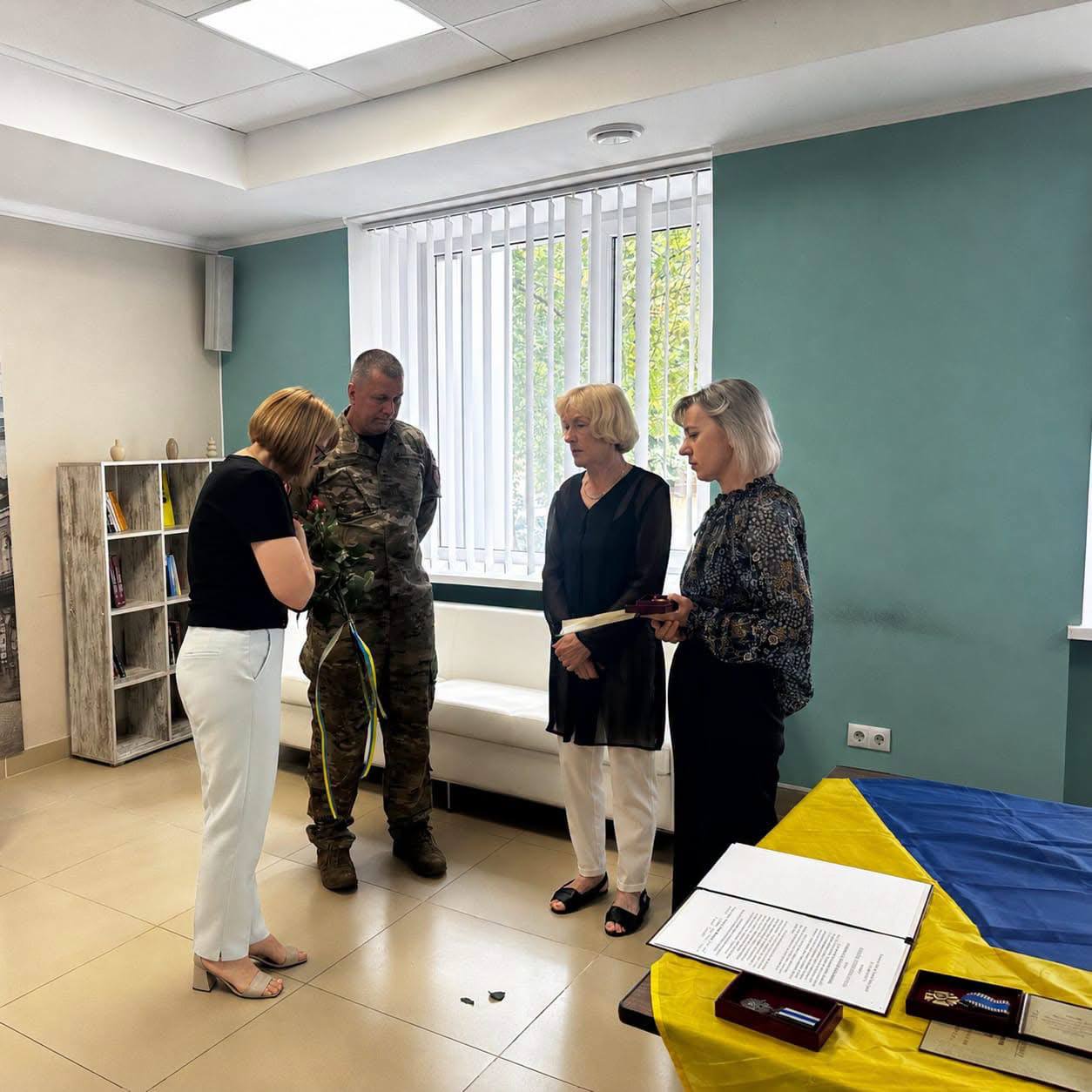 Новини Житомира - фото з Родинам полеглих Захисників вручили відомчі нагороди