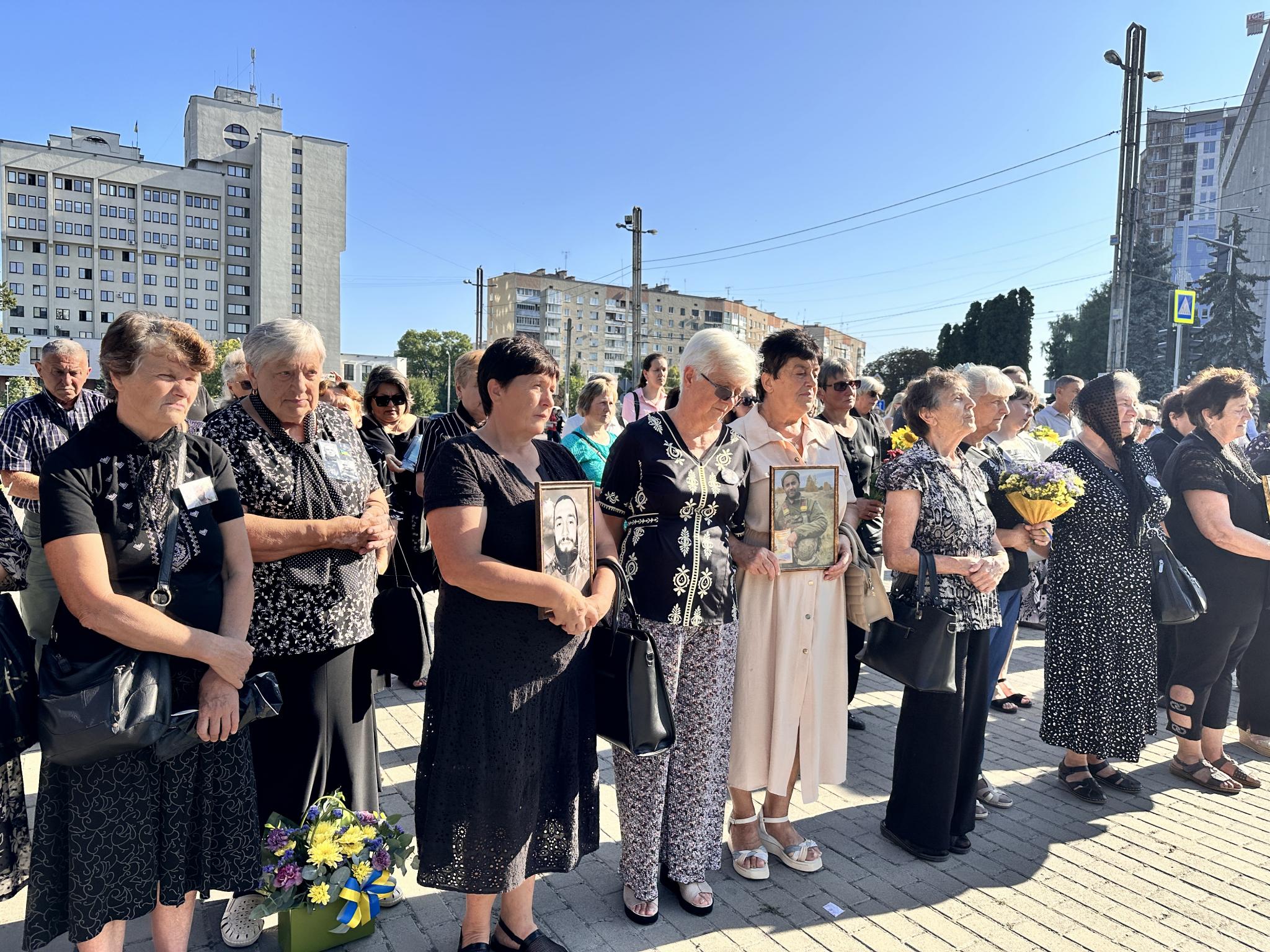 Новини Тернополя - фото з Памʼять полеглих Героїв вшанували у Тернополі