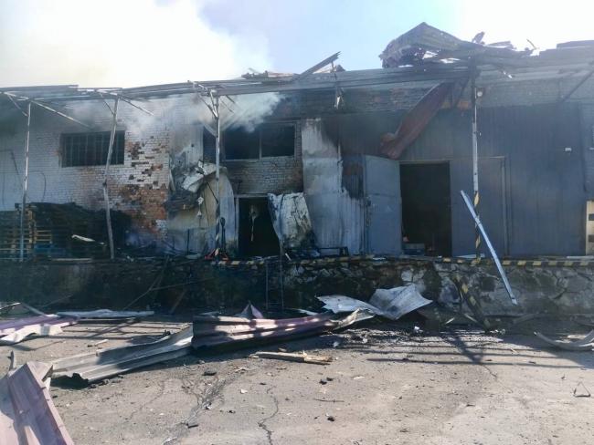 Новини Вінниці - фото з Стали відомі наслідки удару по Вінниччині: росіяни атакували відділення «Нової пошти», п'ятеро поранених