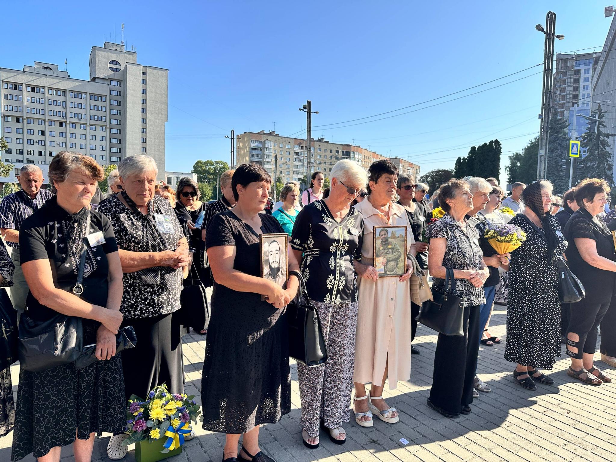 Новини Тернополя - фото з Памʼять полеглих Героїв вшанували у Тернополі