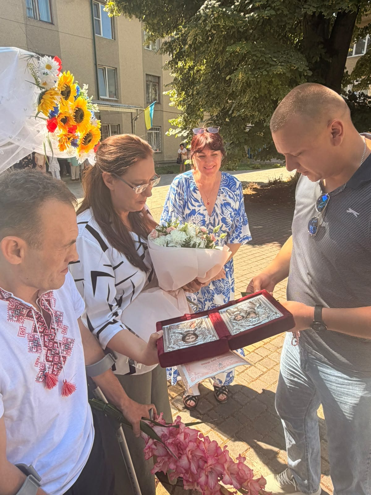 Новини Тернополя - фото з «Ми раді, що змогли здійснити їхню мрію». У лікарні, де лікують поранених військових, «зіграли» весілля