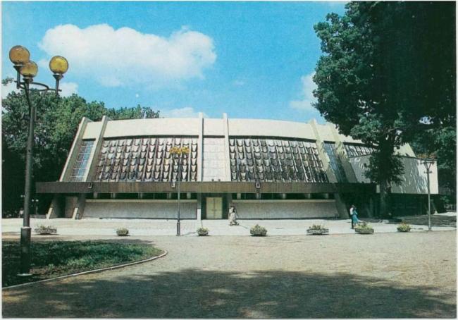 Новини Вінниці - фото з Проєкт оцінили в 1,4 мільйона. Поки вінничани танцюють біля «Райдуги», за її реконструкцію судяться