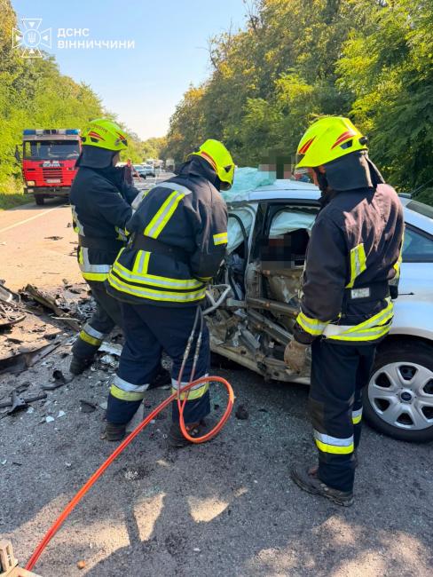 Новини Вінниці - фото з Моторошні кадри з місця смертельної ДТП біля Брацлава. Рятувальники завершили ліквідацію наслідків