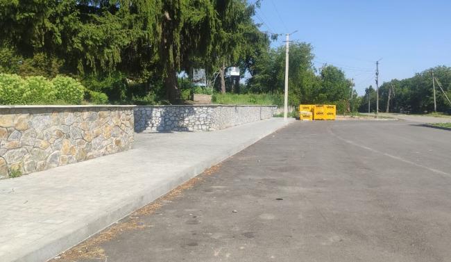 Новини Вінниці - фото з Перед входом до палацу Грохольських будують туалет. У Вороновиці люди б'ють на сполох, а влада мовчить