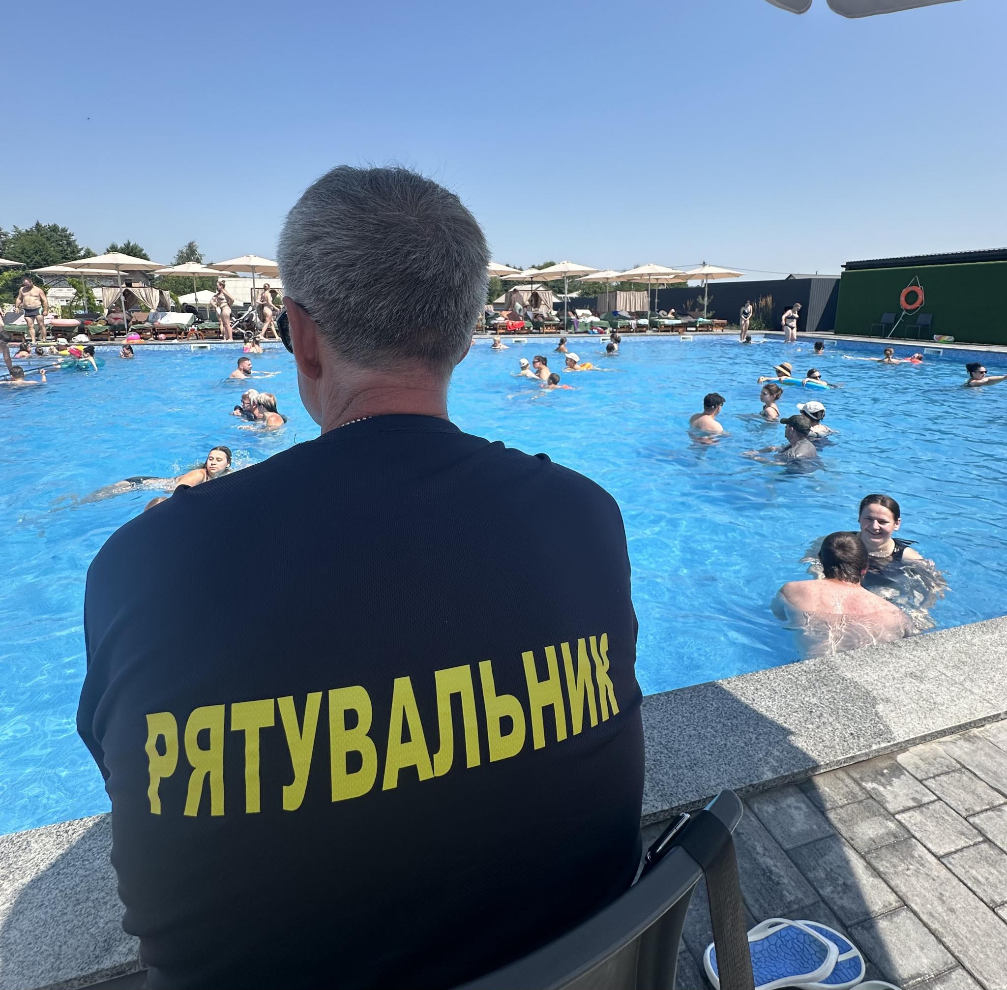 Новини Вінниці - фото з Пекельний серпень у Вінниці і басейни переповнені. Як гостям визначити безпечне місце відпочинку