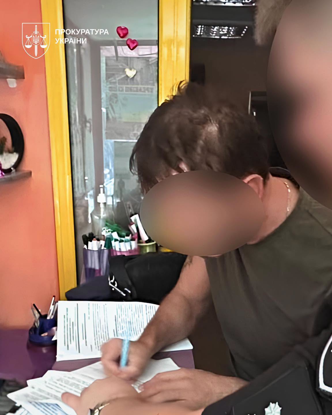 Новини Хмельницького - фото з Снігурова затримали через розбещення неповнолітніх