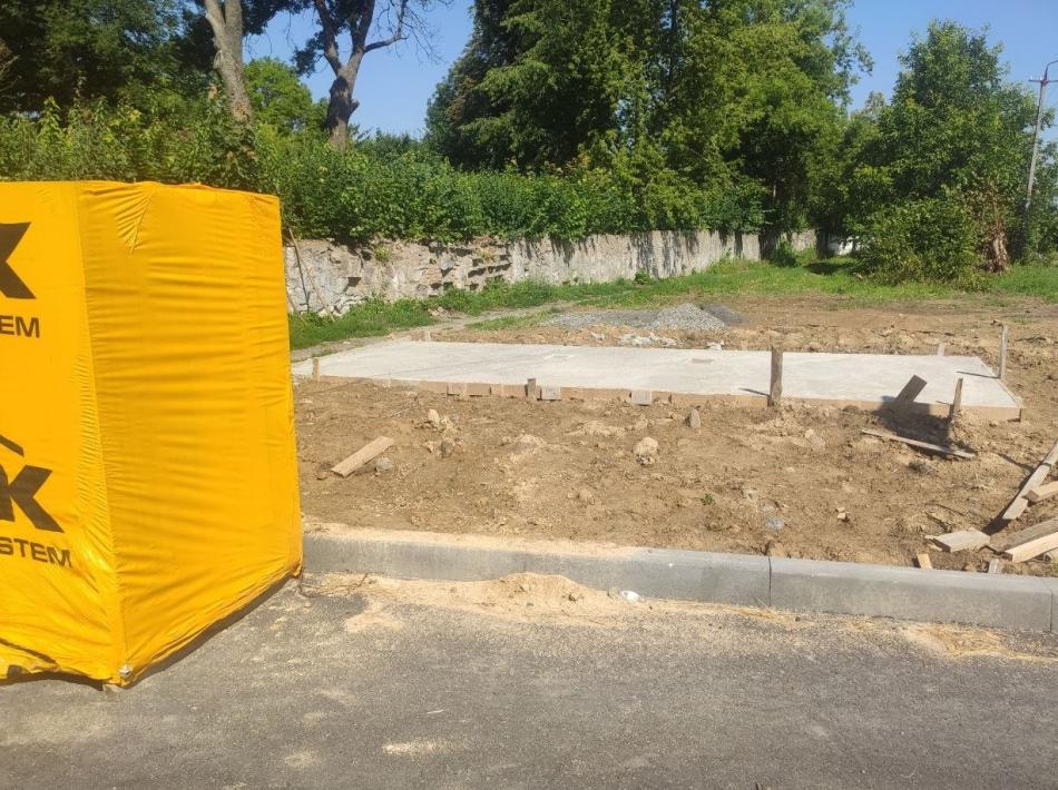 Новини Вінниці - фото з Перед входом до палацу Грохольських будують туалет. У Вороновиці люди б'ють на сполох, а влада мовчить