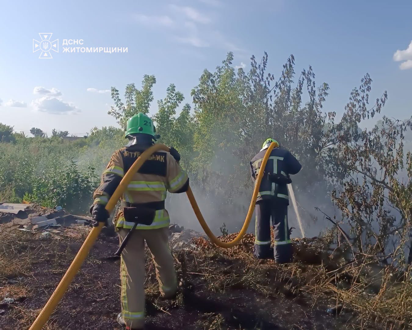 Новини Житомира - фото з Минулої доби рятувальники області 5 разів виїжджали на гасіння загорянь сухої рослинності