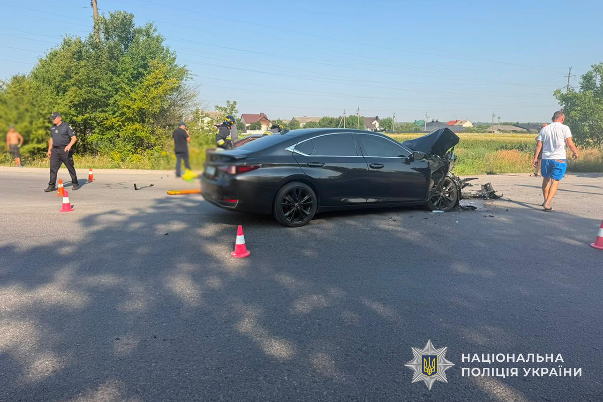 Новини Тернополя - фото з В аварії в Кременці шестеро постраждалих