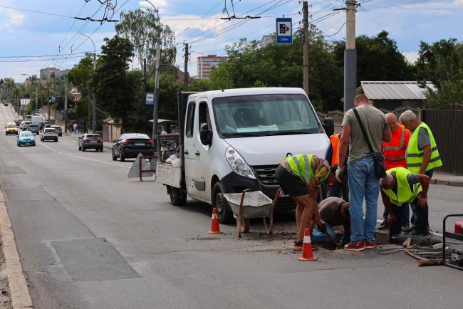Новини Вінниці - фото з Майже 15 мільйонів на «плаваючі» люки у Вінниці: хто отримав підряд і чому місто відмовляється від старих