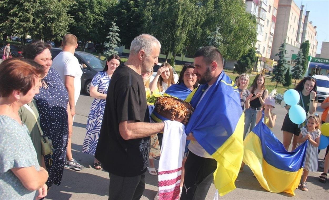 Новини Вінниці - фото з Удар незламності: Віталій Ніколайчук, який повернувся з полону, розпочав новий сезон Прем’єр-ліги