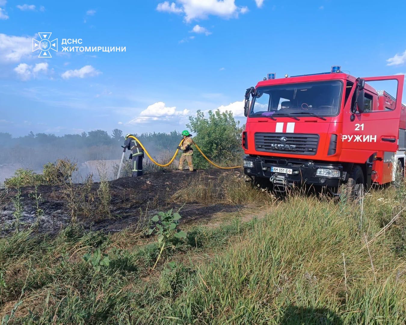 Новини Житомира - фото з Минулої доби рятувальники області 5 разів виїжджали на гасіння загорянь сухої рослинності