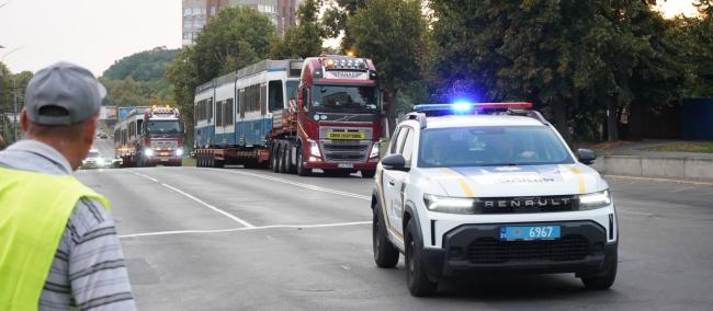 Новини Вінниці - фото з До Вінниці прибули нові швейцарські трамваї. Коли вони вийдуть на маршрути та чим особливі