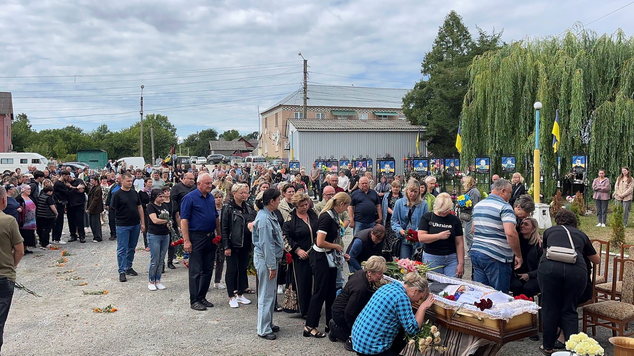 Новини Хмельницького - фото з На Хмельниччині попрощалися з парамедикинею Оксаною Гоголь
