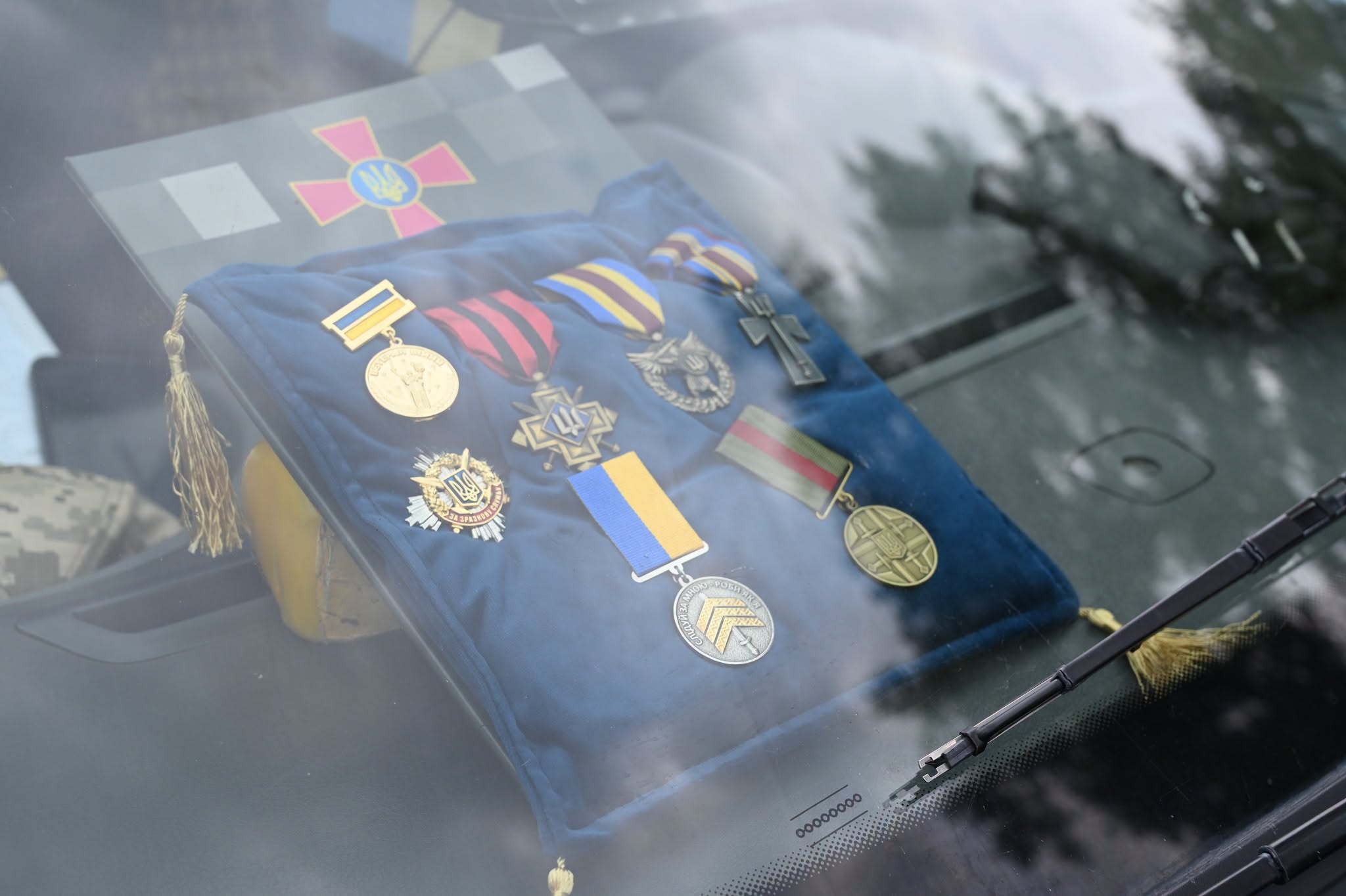 Новини Тернополя - фото з Хор виконав останню волю Героя: Лановецька громада попрощалася з воїном Володимиром Паламарчуком