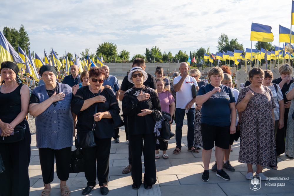 Новини Тернополя - фото з Кардинал Микола Бичок очолив поминальну літургію на Пантеоні Героїв у Тернополі