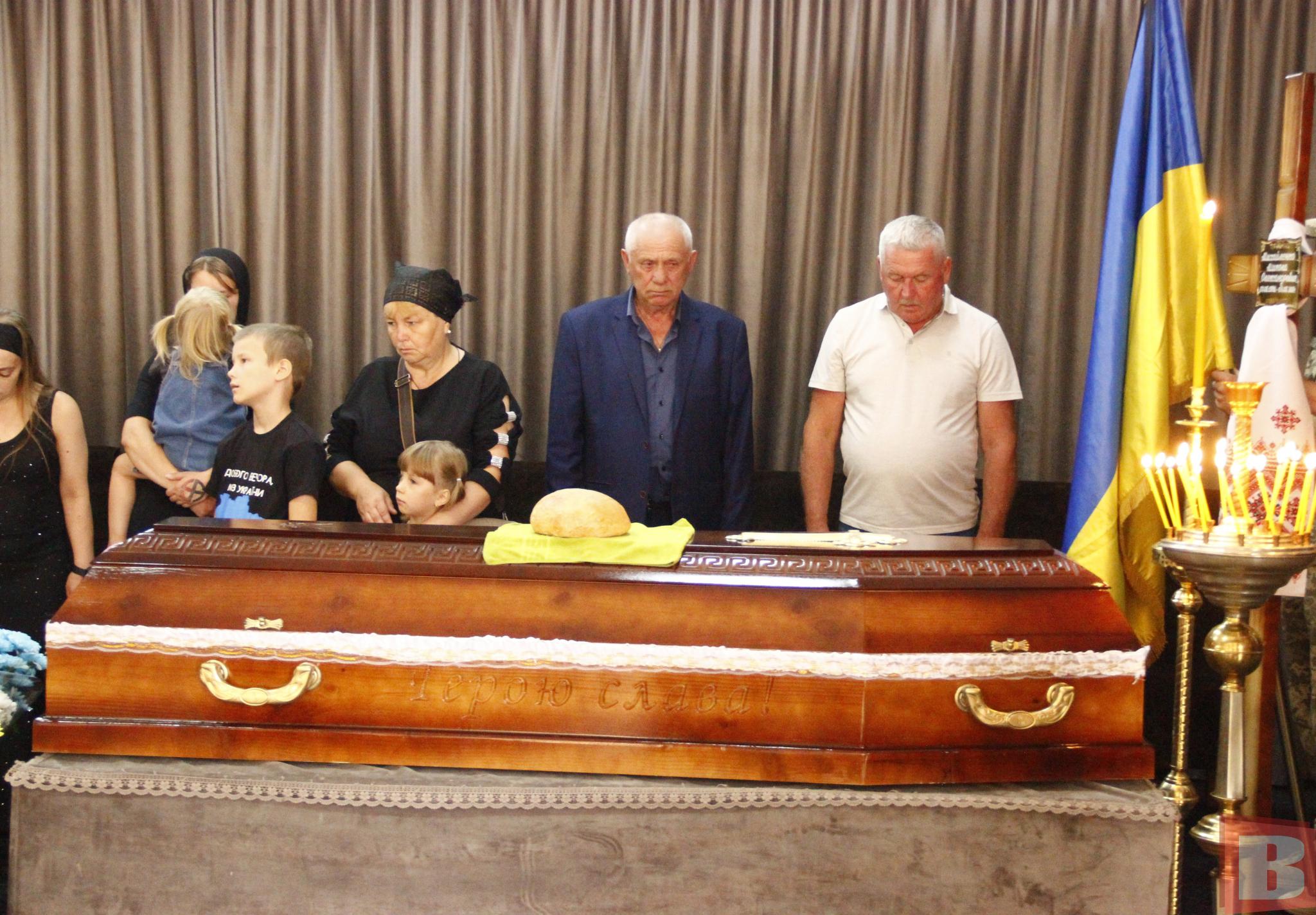 Новини Хмельницького - фото з Тіло було в полоні у росіян: попрощалися з Миколою Михайленком