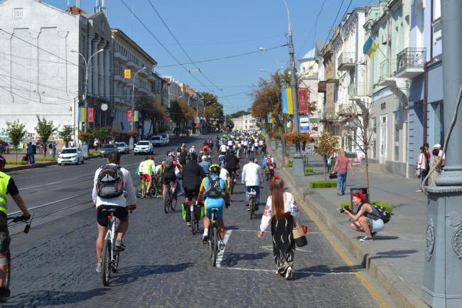 Новини Вінниці - фото з До Дня прапора та незалежності у Вінниці влаштують благодійний велопарад у вишиванках