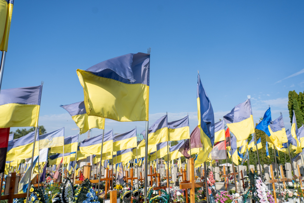 Новини Тернополя - фото з Кардинал Микола Бичок очолив поминальну літургію на Пантеоні Героїв у Тернополі